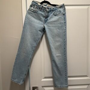 Levi’s Midi Straight Jeans.